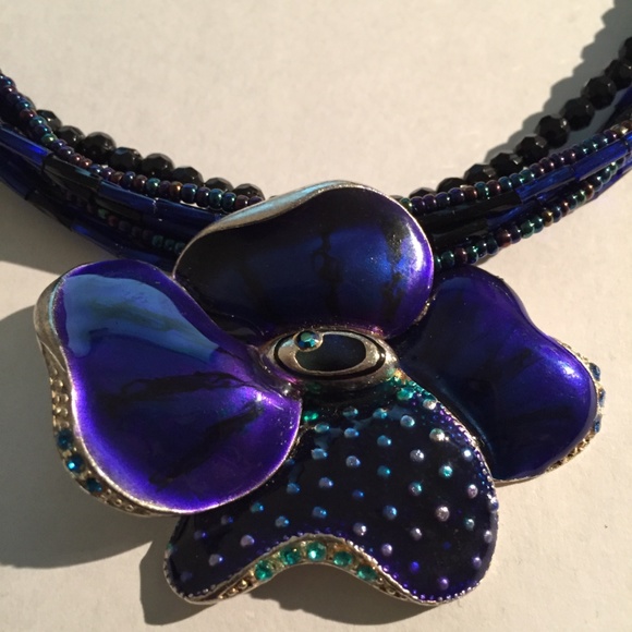 CHICO'S BLUE MULTI STRAND BEADED FLOWER NECKLACE - Picture 2 of 3